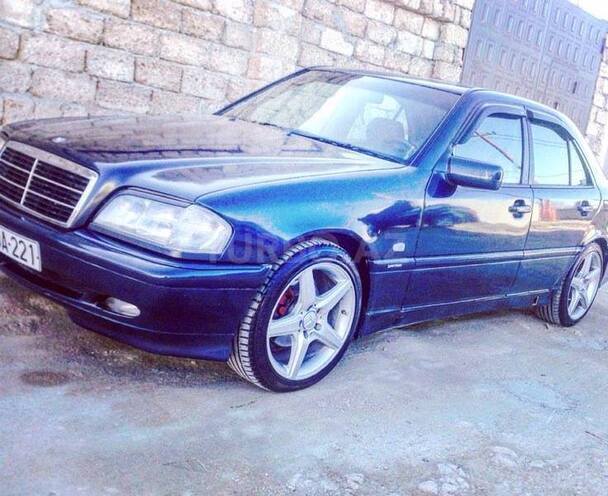 Mercedes C 220 2000, 380,000 km - 2.2 l - Bakı