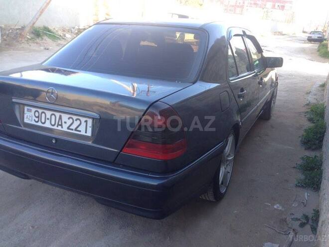 Mercedes C 220 2000, 380,000 km - 2.2 l - Bakı