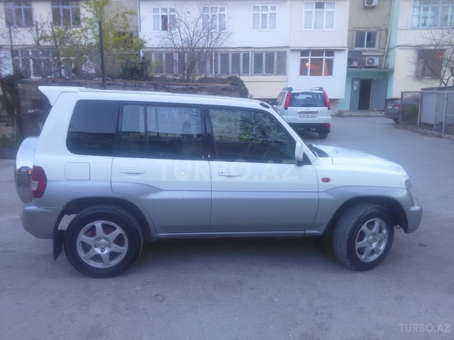 Mitsubishi Pajero io 2000, 200,000 km - 2.0 л - Bakı