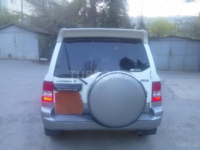 Mitsubishi Pajero io 2000, 200,000 km - 2.0 л - Bakı