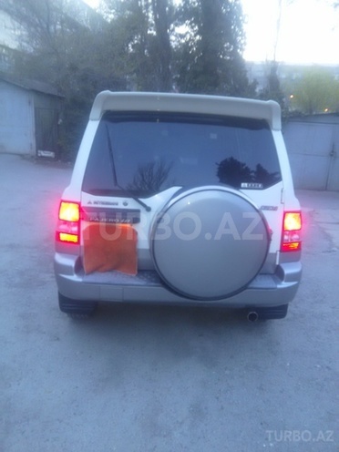 Mitsubishi Pajero io 2000, 200,000 km - 2.0 л - Bakı