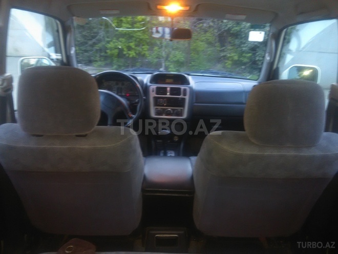 Mitsubishi Pajero io 2000, 200,000 km - 2.0 л - Bakı