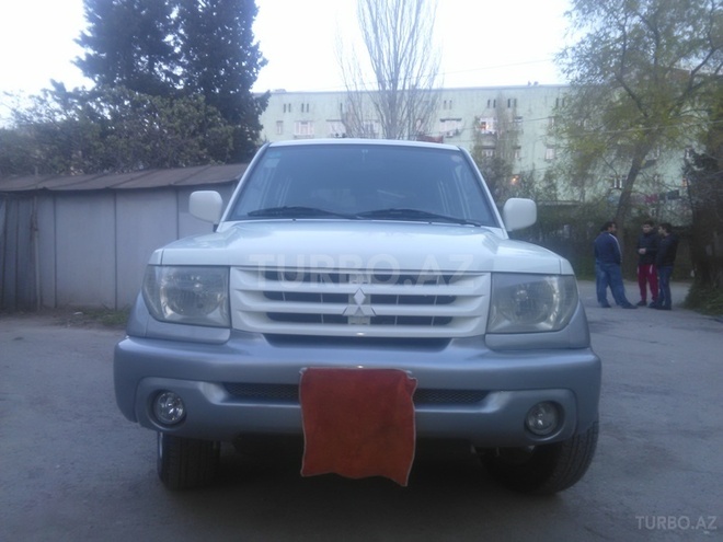 Mitsubishi Pajero io 2000, 200,000 km - 2.0 л - Bakı