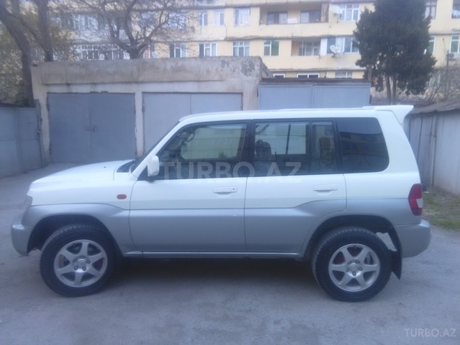Mitsubishi Pajero io 2000, 200,000 km - 2.0 л - Bakı