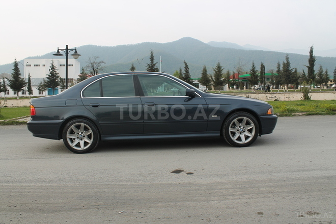 BMW 525 2001, 249,503 km - 2.5 л - Zaqatala