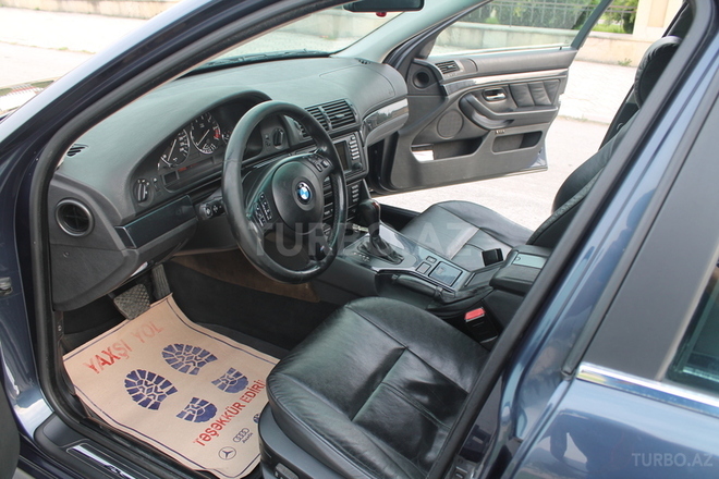 BMW 525 2001, 249,503 km - 2.5 л - Zaqatala