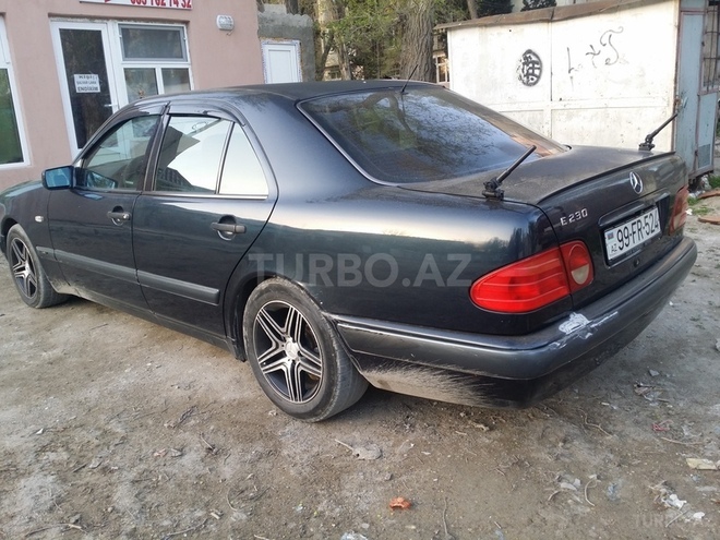 Mercedes E 230 1997, 280,000 km - 2.3 l - Qusar