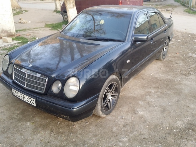 Mercedes E 230 1997, 280,000 km - 2.3 l - Qusar