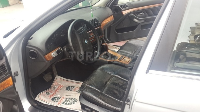 BMW 528 1997, 432,000 km - 2.8 l - Bakı