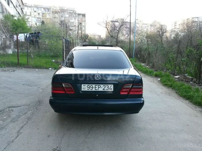 Mercedes E 220 2000, 450,000 km - 2.2 l - Bakı