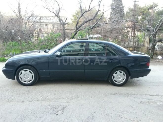 Mercedes E 220 2000, 450,000 km - 2.2 l - Bakı