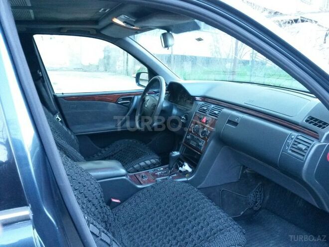 Mercedes E 220 2000, 450,000 km - 2.2 l - Bakı