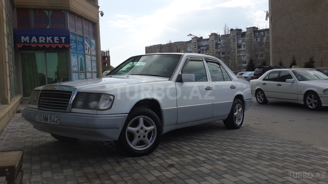 Mercedes E 200 1990, 350,000 km - 2.5 l - Bakı