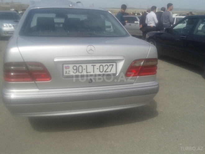 Mercedes E 270 2000, 300,000 km - 0.3 l - Bakı
