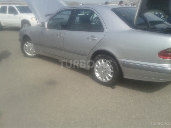 Mercedes E 270 2000, 300,000 km - 0.3 l - Bakı