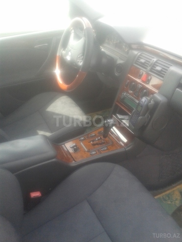 Mercedes E 270 2000, 300,000 km - 0.3 l - Bakı