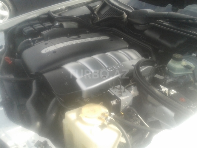 Mercedes E 270 2000, 300,000 km - 0.3 l - Bakı
