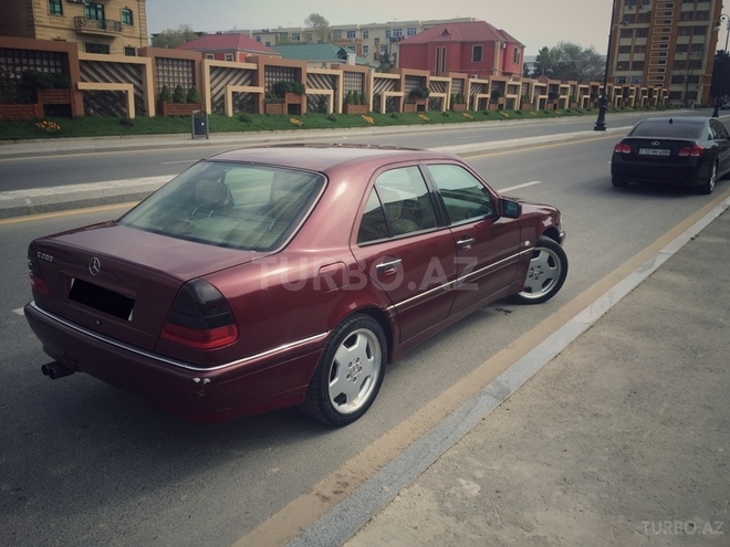 Mercedes C 200 1999, 235,000 km - 2.0 l - Bakı