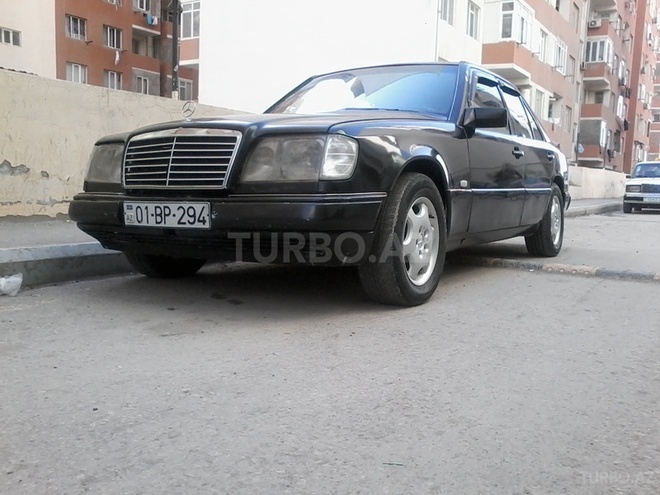 Mercedes E 300 1986, 45,000 km - 3.0 l - Bakı