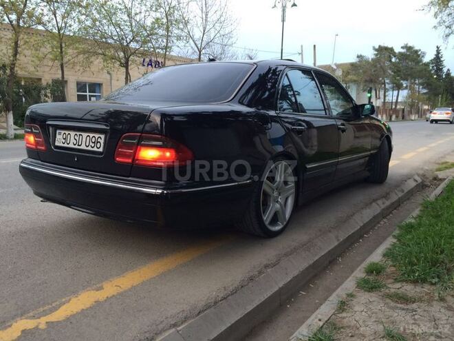 Mercedes E 320 2001, 166,600 km - 3.2 л - Ağsu