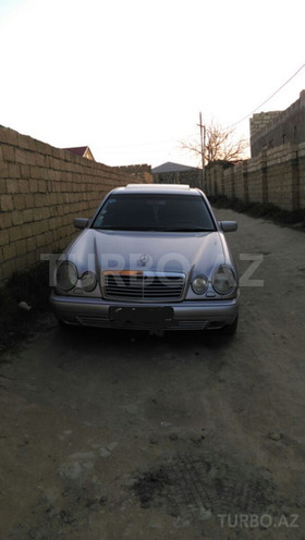 Mercedes E 240 1998, 325,458 km - 2.4 л - Sumqayıt