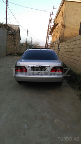 Mercedes E 240 1998, 325,458 km - 2.4 л - Sumqayıt