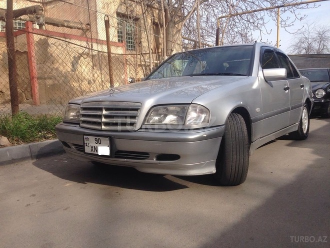 Mercedes C 200 2000, 210,000 km - 2.0 l - Bakı