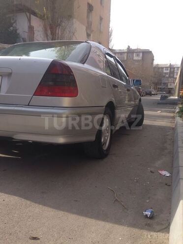Mercedes C 200 2000, 210,000 km - 2.0 l - Bakı