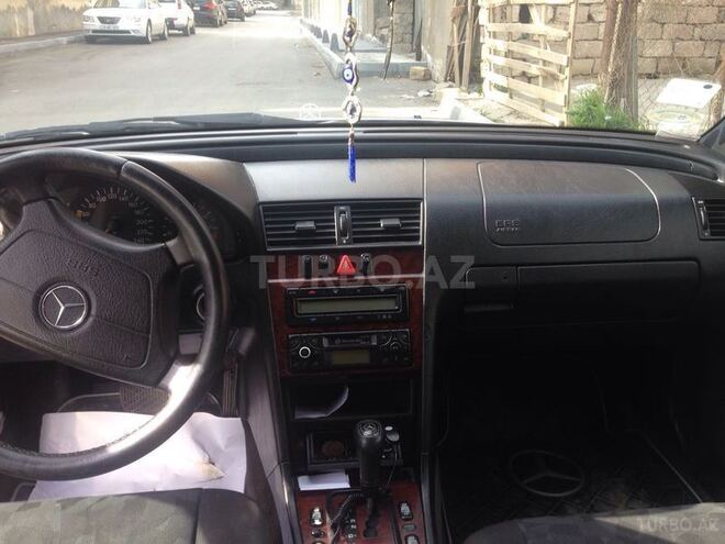 Mercedes C 200 2000, 210,000 km - 2.0 l - Bakı