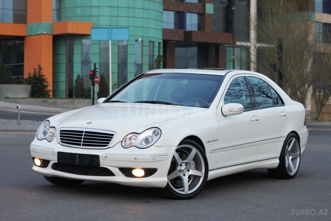 Mercedes C 32 AMG 2001, 171,000 km - 3.2 l - Bakı