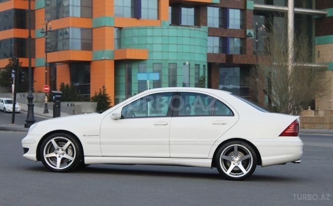 Mercedes C 32 AMG 2001, 171,000 km - 3.2 l - Bakı