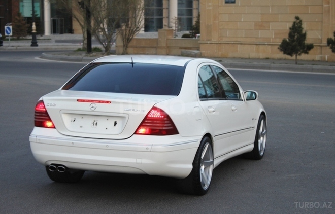 Mercedes C 32 AMG 2001, 171,000 km - 3.2 l - Bakı