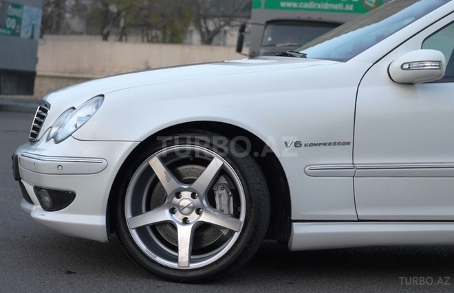 Mercedes C 32 AMG 2001, 171,000 km - 3.2 l - Bakı
