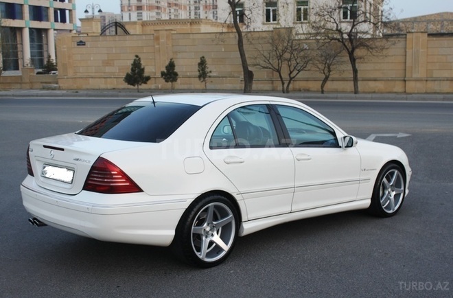 Mercedes C 32 AMG 2001, 171,000 km - 3.2 l - Bakı