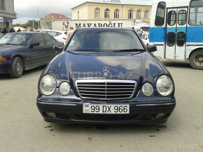 Mercedes E 220 2000, 320,573 km - 2.2 л - Bakı