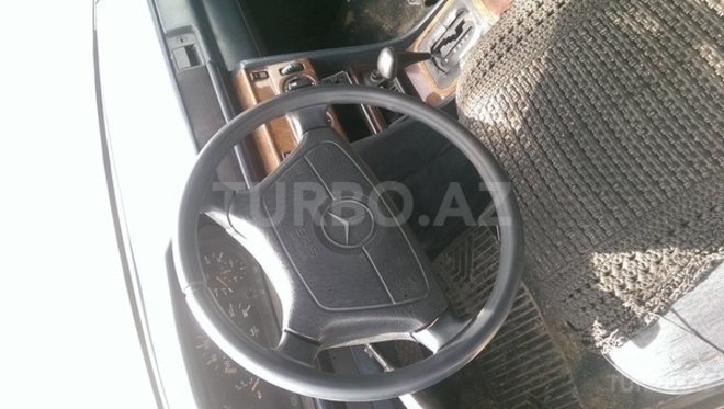 Mercedes E 250 1993, 340,000 km - 2.5 л - Bakı