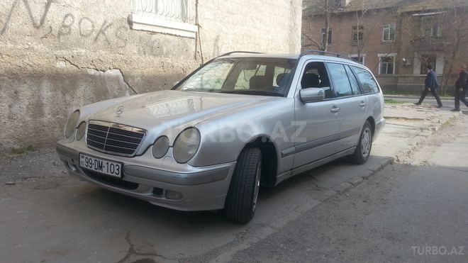 Mercedes E 220 2002, 175,000 km - 2.2 л - Sumqayıt