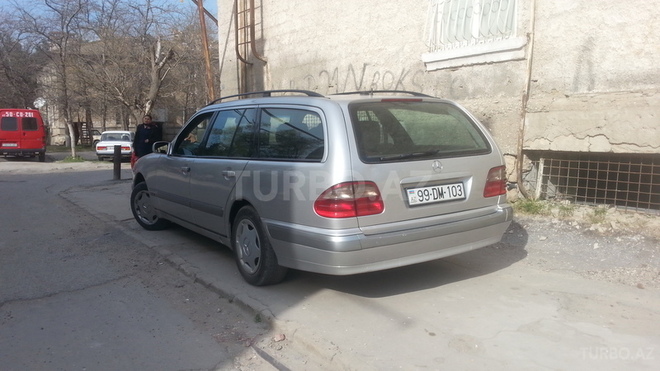 Mercedes E 220 2002, 175,000 km - 2.2 л - Sumqayıt