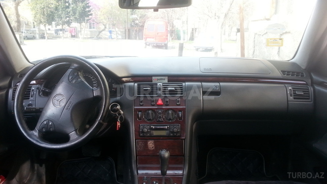 Mercedes E 220 2002, 175,000 km - 2.2 л - Sumqayıt