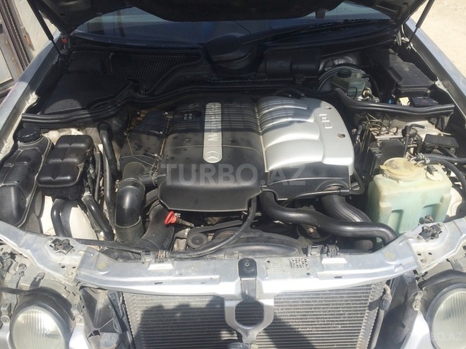 Mercedes E 220 2001, 250,000 km - 2.2 l - Bakı