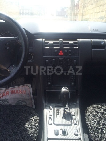 Mercedes E 220 2001, 250,000 km - 2.2 l - Bakı