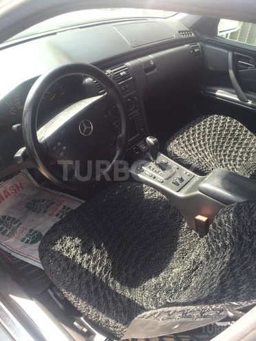 Mercedes E 220 2001, 250,000 km - 2.2 l - Bakı