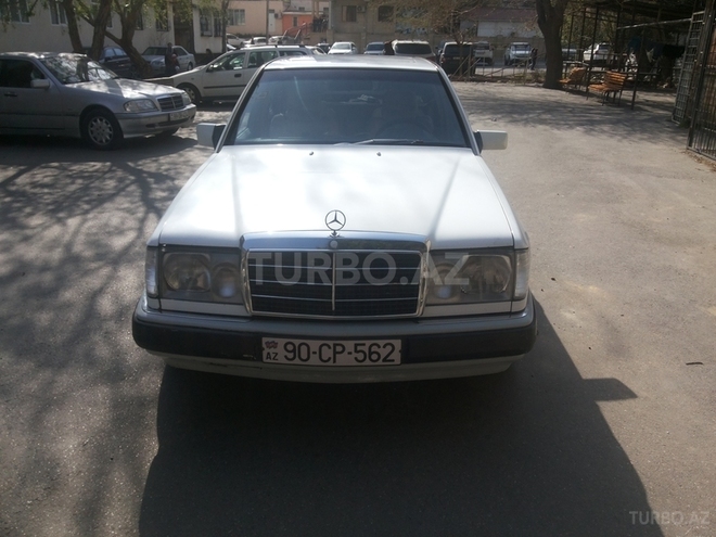 Mercedes E 200 1991, 443,500 km - 2.0 l - Bakı