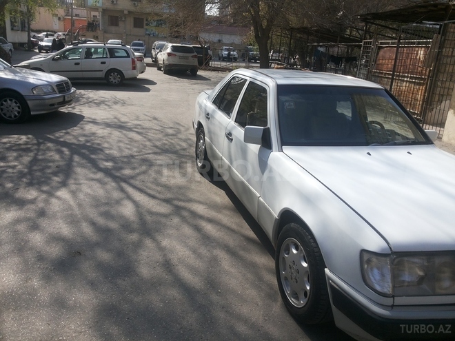 Mercedes E 200 1991, 443,500 km - 2.0 l - Bakı