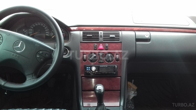 Mercedes E 200 2000, 235,000 km - 2.0 l - Bakı