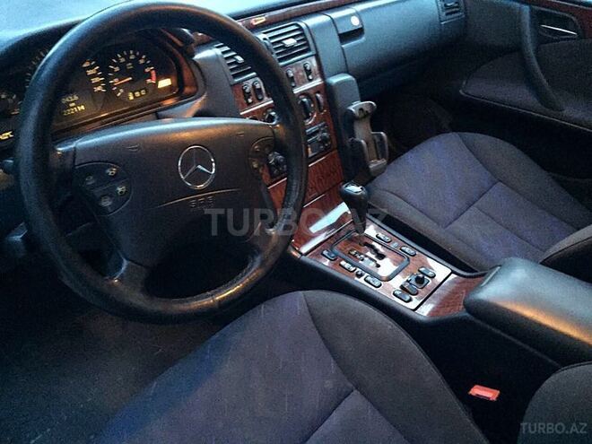 Mercedes E 240 2000, 222,000 km - 2.6 l - Bakı