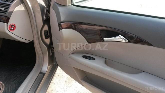 Mercedes E 220 2003, 236,000 km - 2.2 л - Bakı
