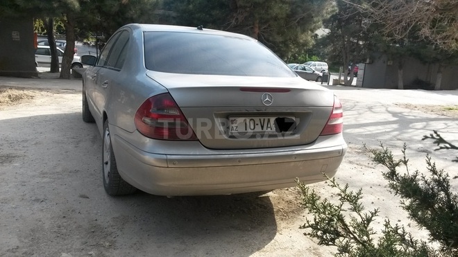 Mercedes E 220 2003, 236,000 km - 2.2 л - Bakı