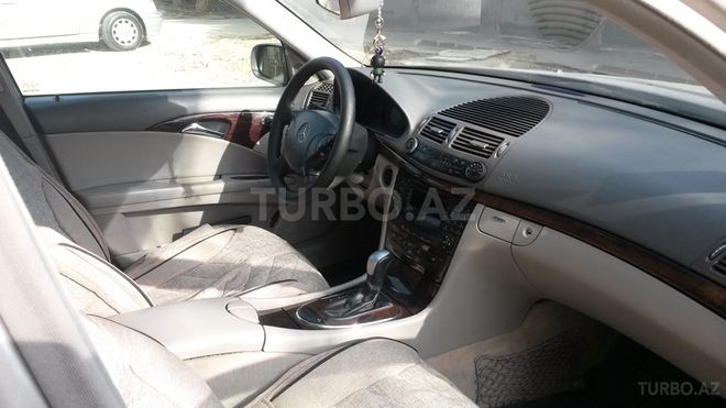Mercedes E 220 2003, 236,000 km - 2.2 л - Bakı