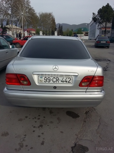 Mercedes E 220 1999, 320,000 km - 2.2 l - Zaqatala